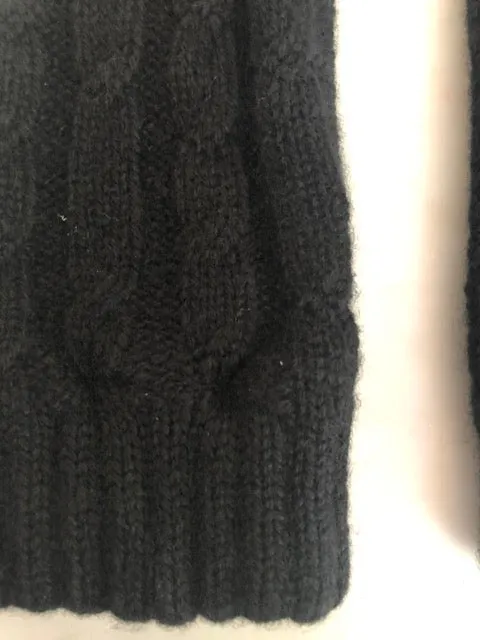 SCA 4-ply cable knit cashmere wristwarmers