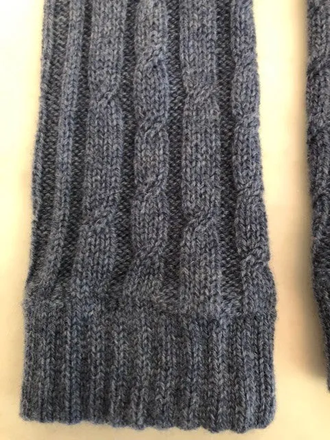 SCA 4-ply cable knit cashmere wristwarmers