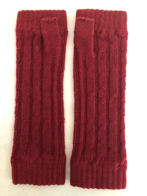 SCA 4-ply cable knit cashmere wristwarmers