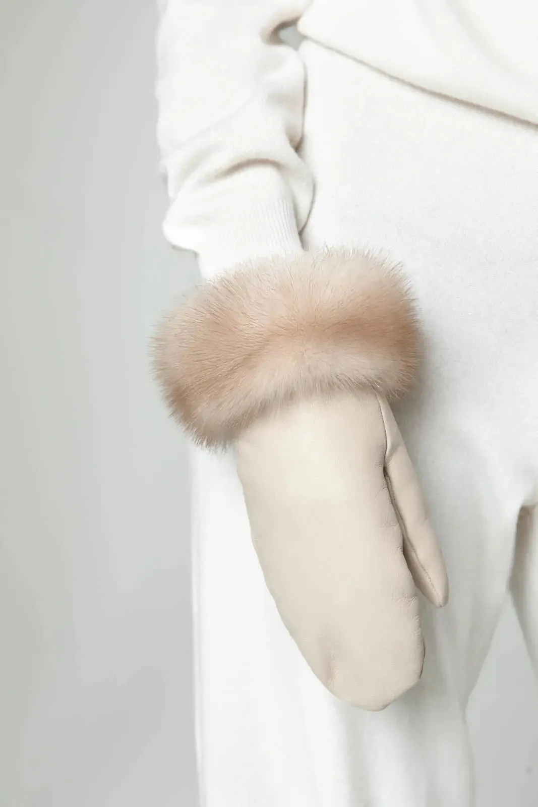 Sheepskin gloves