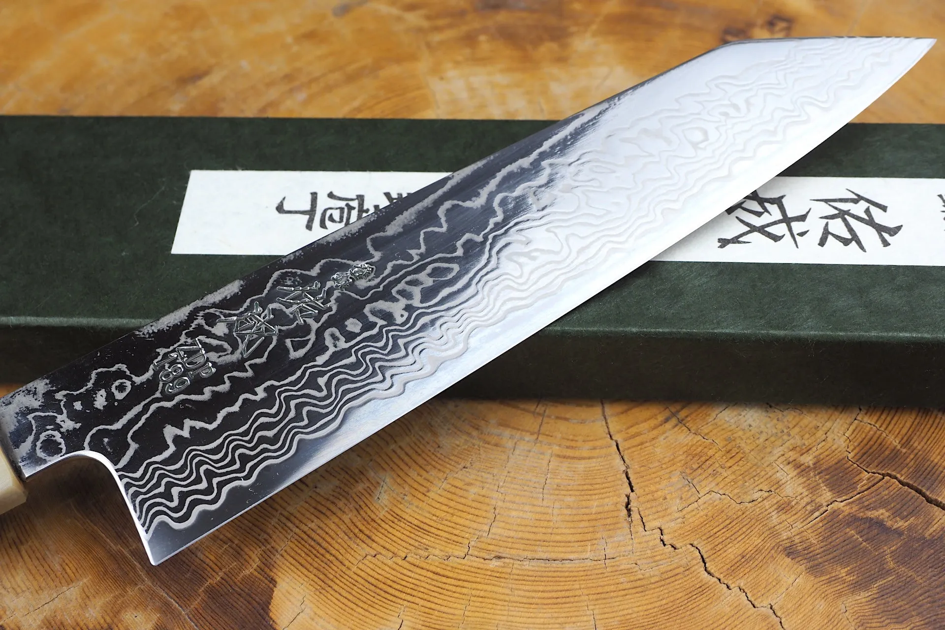 Sukenari ZDP189 Mirror-Polished Damascus Powdered High Speed Steel Kiritsuke (K-tip) Gyuto Chef's knife (21cm) with Rosewood and Buffalo horn Handle